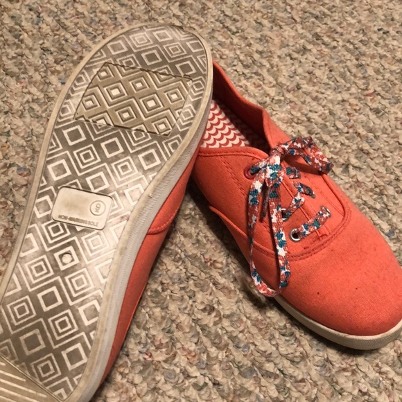 Shoes - Picture 3 of 3